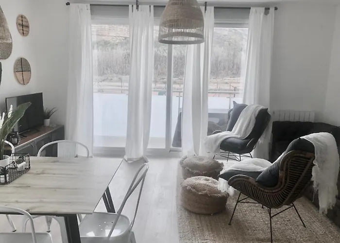Precioso Apartamento En Monzon Con Terraza, Piscina,Parque Infantil Y Parking